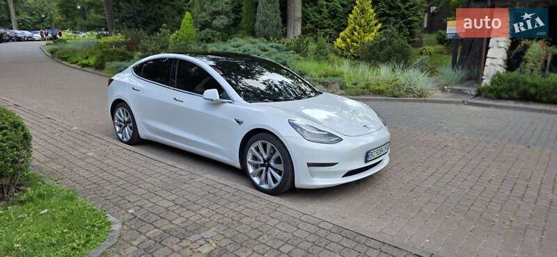 Седан Tesla Model 3 2020 в Львове фото 28 Седан Tesla Model 3 2020 в Львове