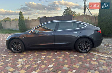 Седан Tesla Model 3 2019 в 