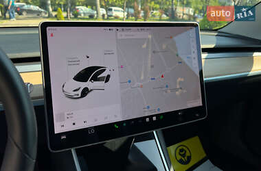 Седан Tesla Model 3 2020 в 