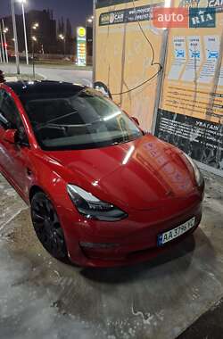 Седан Tesla Model 3 2021 в 