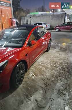 Седан Tesla Model 3 2021 в 