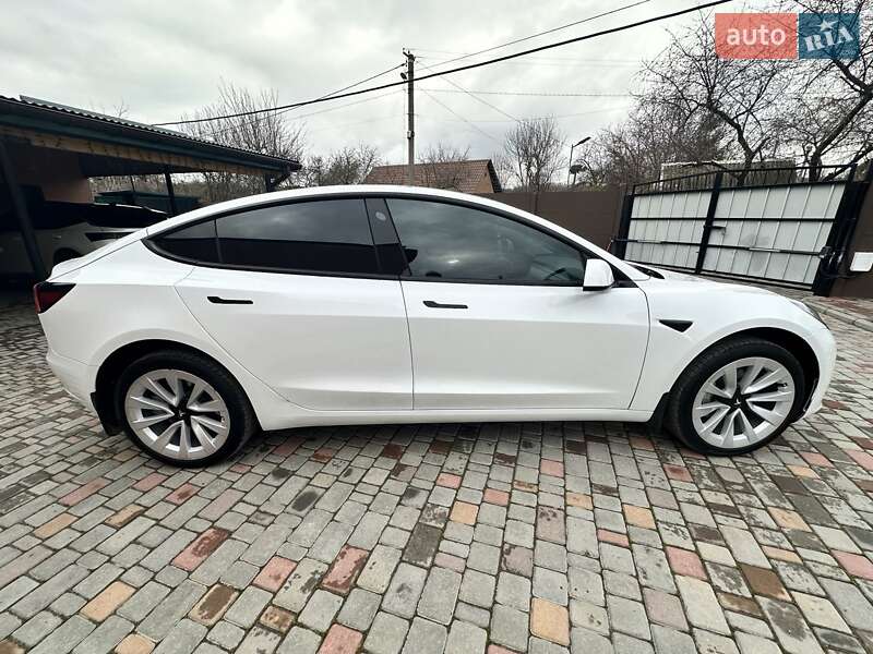 Седан Tesla Model 3 2023 в Полтаве