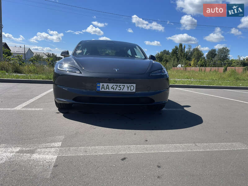 Седан Tesla Model 3 2024 в Киеве