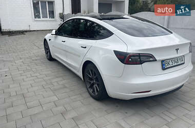 Седан Tesla Model 3 2021 в 