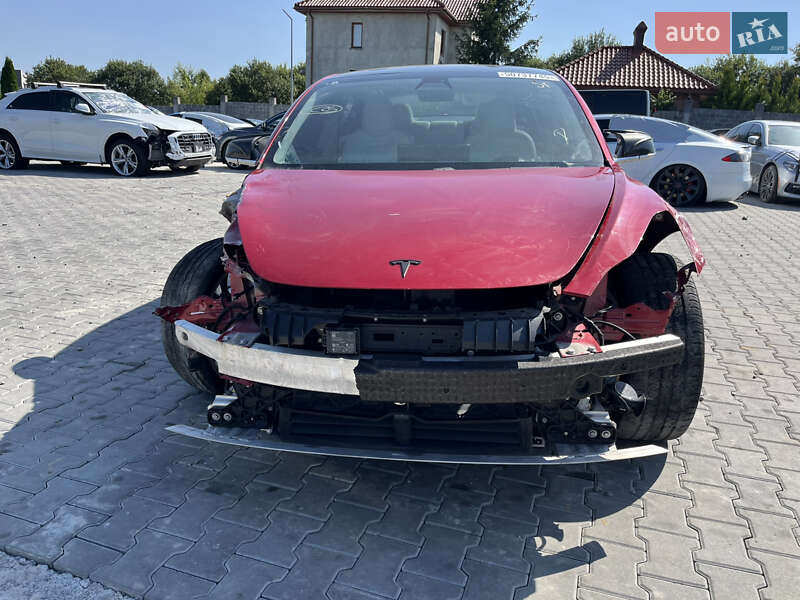 Седан Tesla Model 3 2020 в Львове