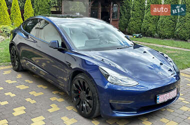 Седан Tesla Model 3 2023 в Львові