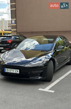 Седан Tesla Model 3 2022 в 