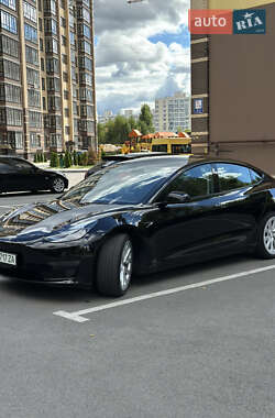 Седан Tesla Model 3 2022 в 