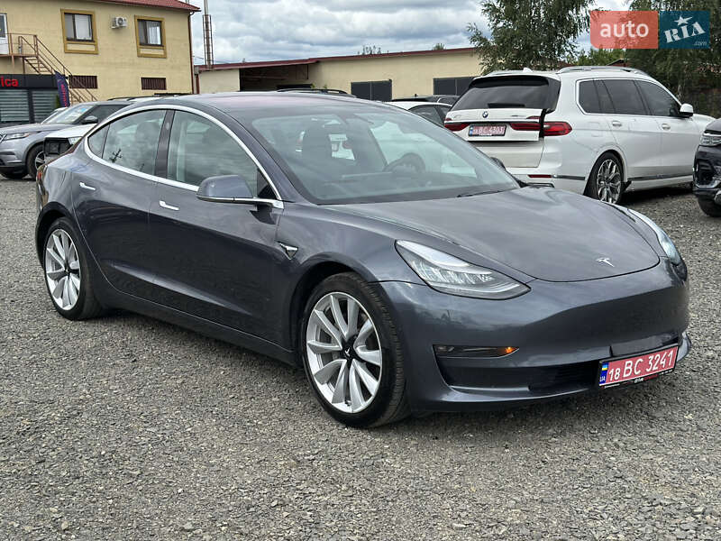 Седан Tesla Model 3 2018 в Луцке