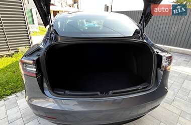 Седан Tesla Model 3 2019 в 