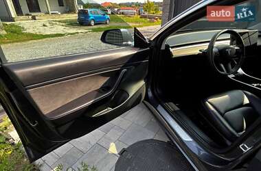 Седан Tesla Model 3 2019 в 