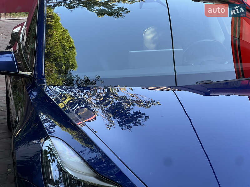 Седан Tesla Model 3 2019 в Житомирі