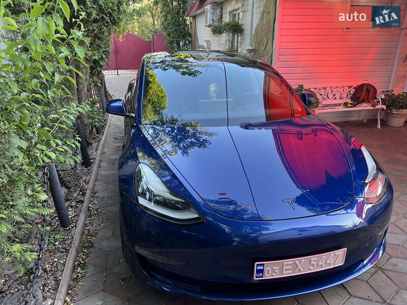 Седан Tesla Model 3 2019 в Житомирі