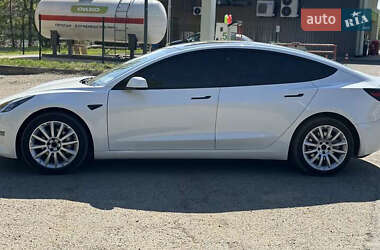 Седан Tesla Model 3 2021 в 