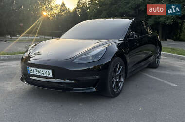 Седан Tesla Model 3 2022 в Полтаві