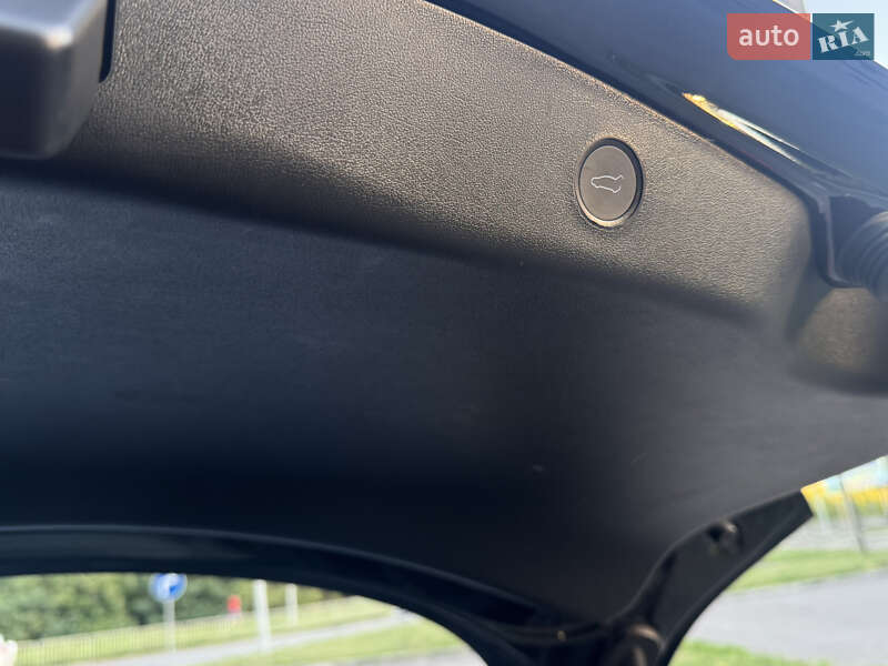 Седан Tesla Model 3 2022 в Полтаві