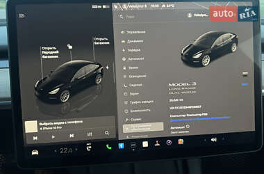 Седан Tesla Model 3 2022 в 