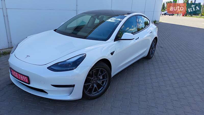 Седан Tesla Model 3 2022 в Києві