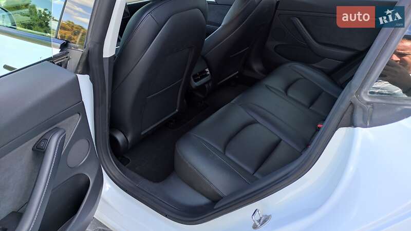 Седан Tesla Model 3 2022 в Києві