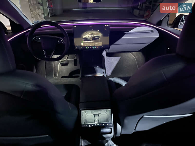 Седан Tesla Model 3 2024 в Киеве