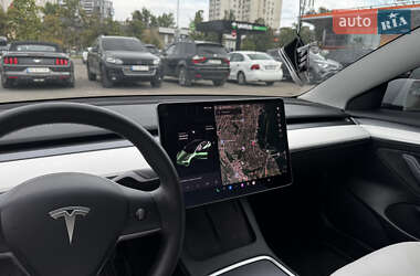 Седан Tesla Model 3 2021 в 