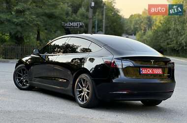 Седан Tesla Model 3 2021 в 