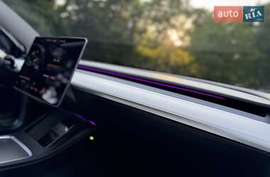 Седан Tesla Model 3 2021 в 