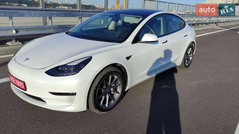 Седан Tesla Model 3 2022 в Києві