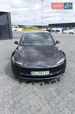 Седан Tesla Model 3 2024 в 