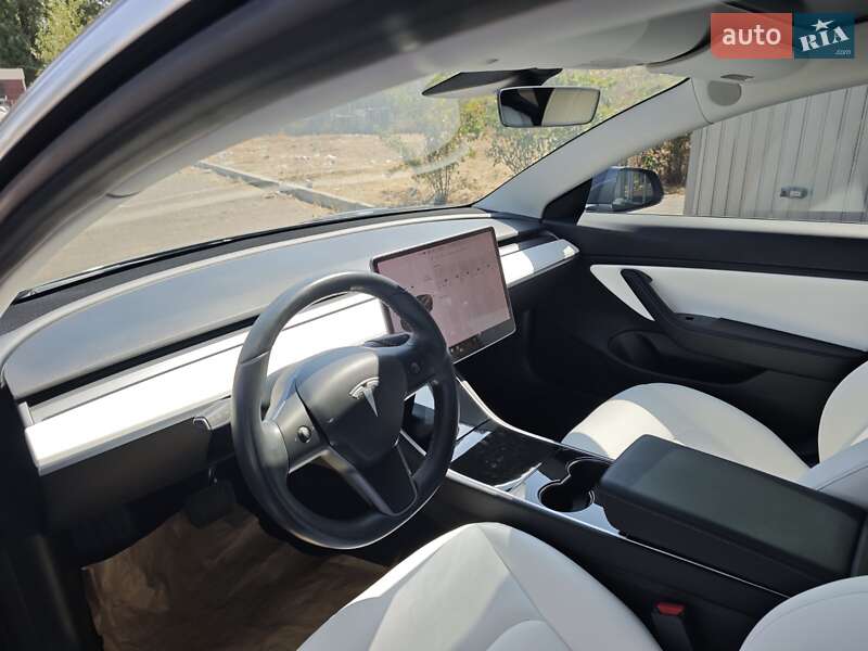 Седан Tesla Model 3 2018 в Миколаєві