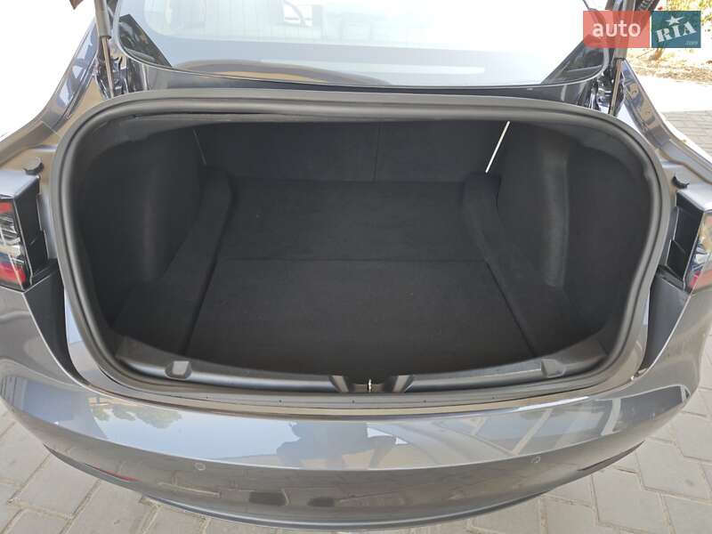 Седан Tesla Model 3 2018 в Миколаєві