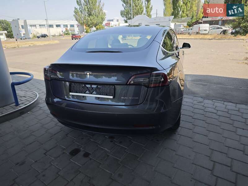 Седан Tesla Model 3 2018 в Миколаєві