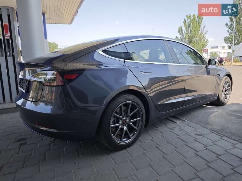 Седан Tesla Model 3 2018 в Миколаєві