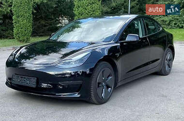 Седан Tesla Model 3 2020 в 
