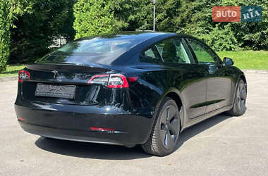 Седан Tesla Model 3 2020 в 