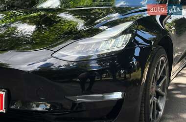 Седан Tesla Model 3 2018 в 