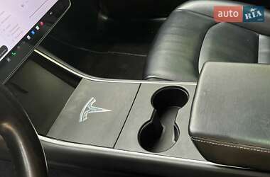 Седан Tesla Model 3 2018 в 