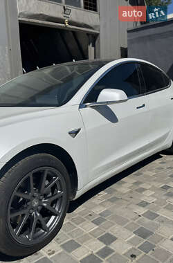 Седан Tesla Model 3 2019 в 