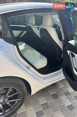Седан Tesla Model 3 2019 в 