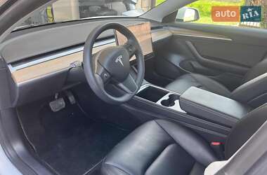Седан Tesla Model 3 2022 в 