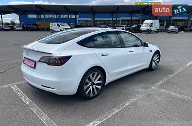 Седан Tesla Model 3 2023 в 