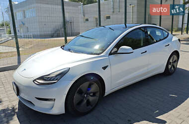 Седан Tesla Model 3 2020 в 