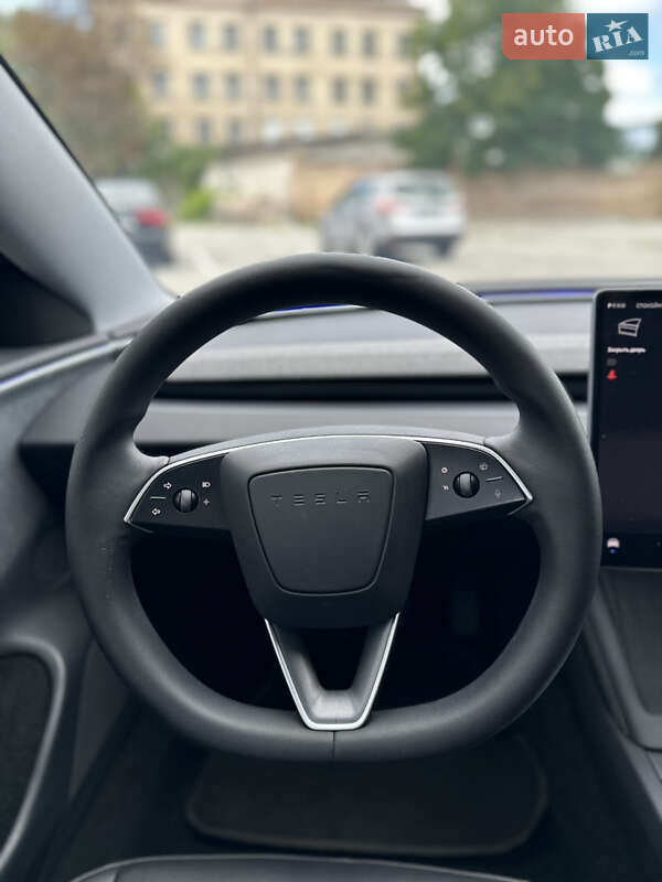 Седан Tesla Model 3 2024 в Києві