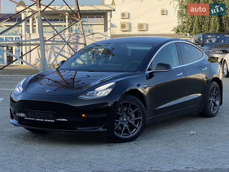 Tesla Model 3 2020