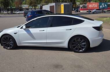 Седан Tesla Model 3 2020 в Кривому Розі