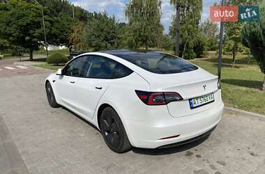 Седан Tesla Model 3 2021 в 