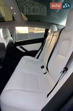 Седан Tesla Model 3 2019 в 