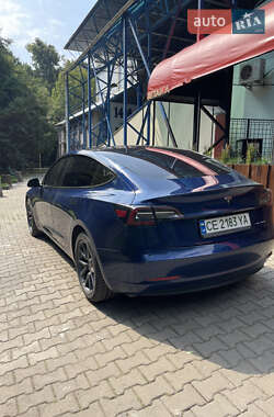Седан Tesla Model 3 2018 в Чернівцях