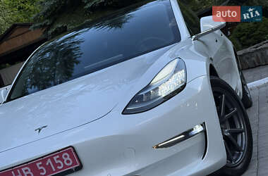 Седан Tesla Model 3 2020 в 