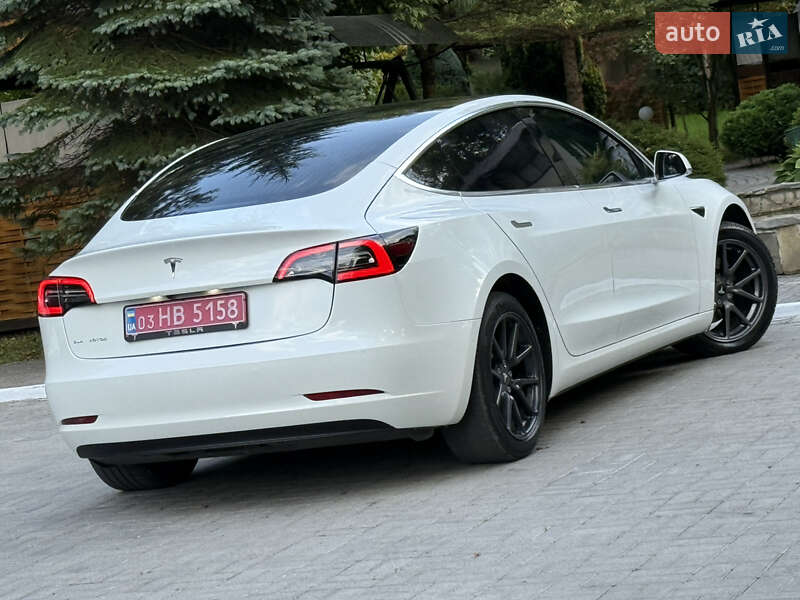 Седан Tesla Model 3 2020 в Дрогобыче